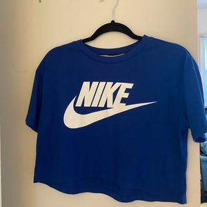 Nike cropped tee